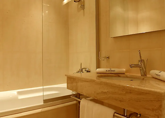 Saint George Palace Lägenhetshotell 4*