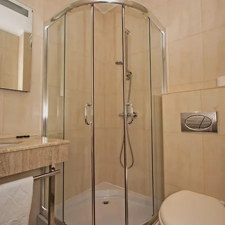 Saint George Palace מלון דירות 4*