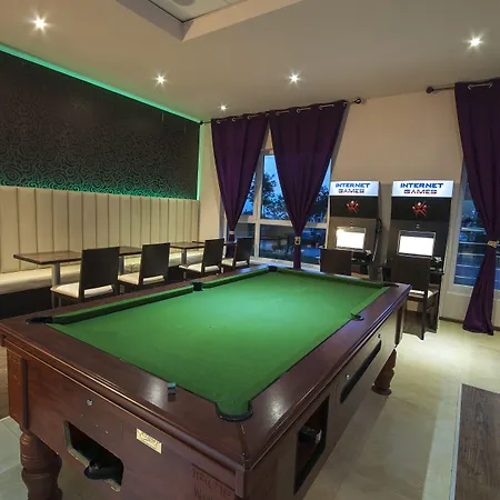 Hotel apartamentowy Saint George Palace 4*