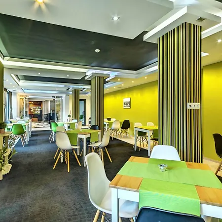 Lägenhetshotell Saint George Palace 4*